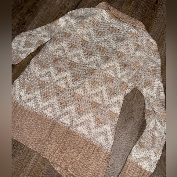 Maurices• Geometric Silver Shimmer Cardigan - Picture 8 of 9